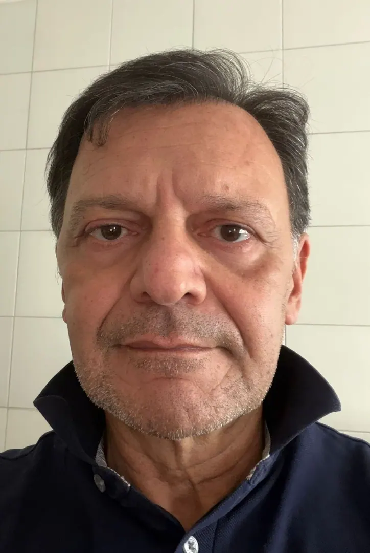 Hasta 16 · 4